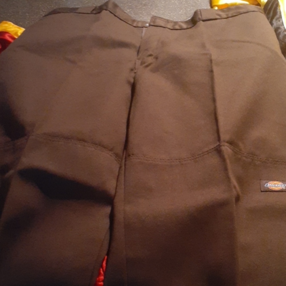 Shorts - Picture 3 of 3